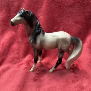 Breyer Reeves Mesteno Monte'ga Mustang Horse Classic Gray Dapple